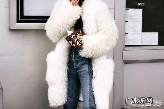 冬季穿皮草怎么搭配不俗气？
