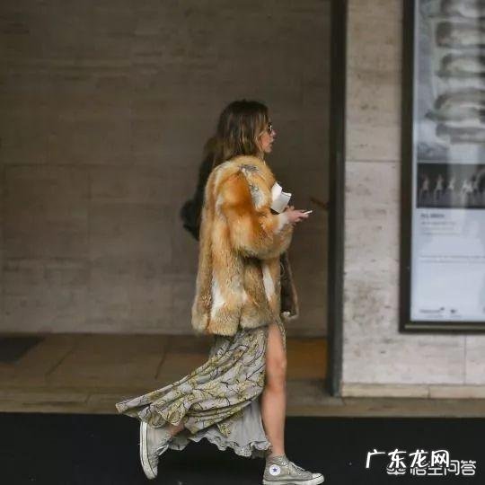 冬季穿皮草怎么搭配不俗气?