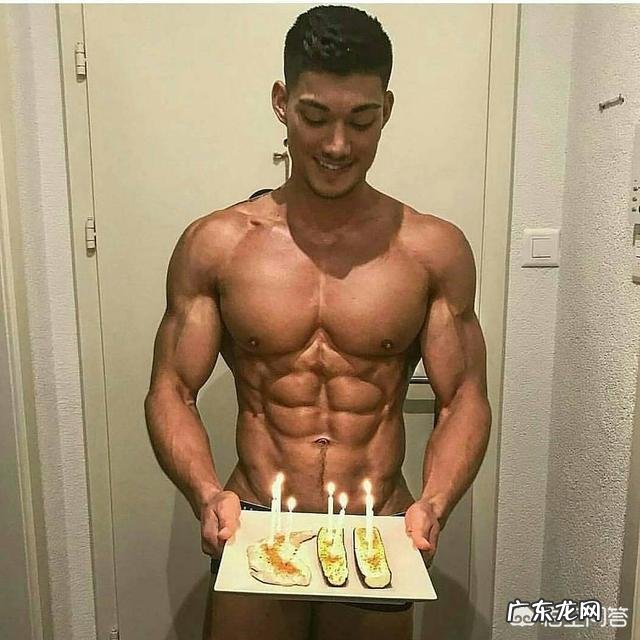 俯卧撑真的可以锻炼出胸肌吗?