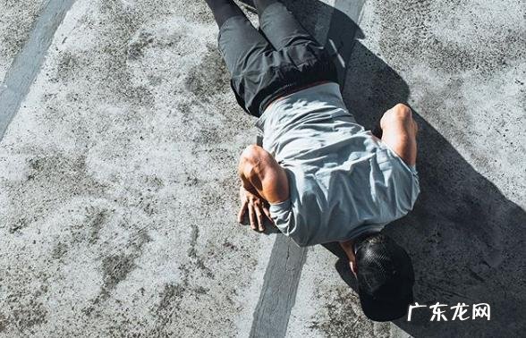 俯卧撑真的可以锻炼出胸肌吗?