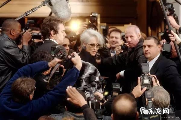 哪些电影是讲时尚界的大牌的?比如《穿普拉达的女王》之类的?