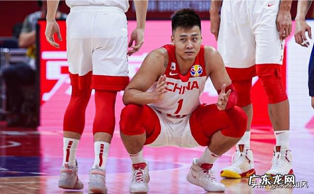 中国男篮艰难战胜韩国，赵睿疑似垫脚你怎么看？