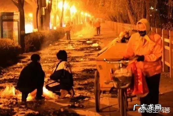 过年了,对于在街上为我们打扫卫生的环卫工人,你想对他们说些什么?