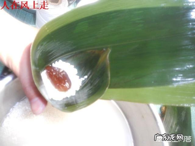 包好的粽子需要煮多久能出锅?肉粽子的肉需要提前煮熟吗?