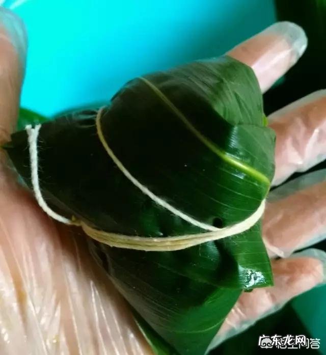 包好的粽子需要煮多久能出锅？肉粽子的肉需要提前煮熟吗？