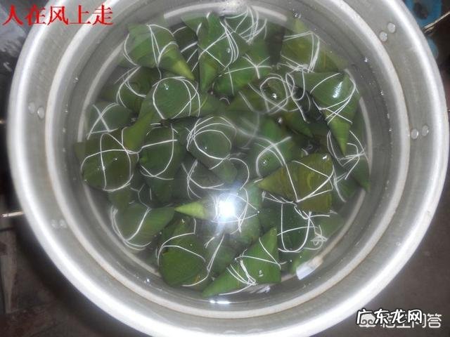 包好的粽子需要煮多久能出锅?肉粽子的肉需要提前煮熟吗?