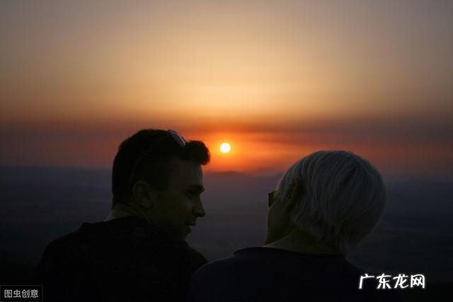 情侣吵架,第一时间该如何做呢?