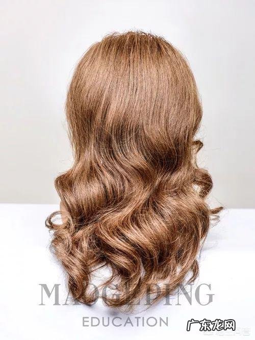 怎么在家烫出好看的大波浪卷发呢?