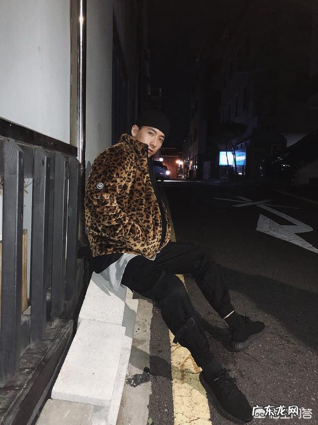 工装裤如何搭配比较好?