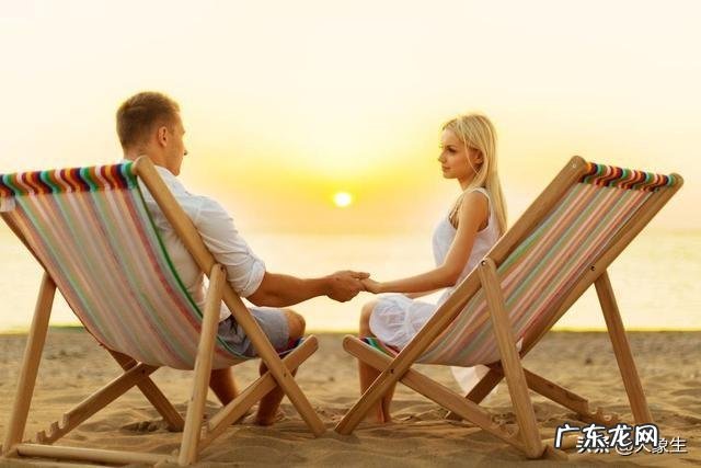 张爱玲说“最好的爱是不打扰也不放弃”什么意思?