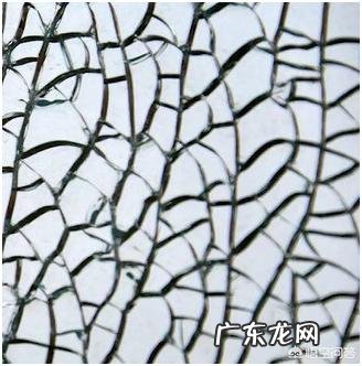 淋浴房玻璃自爆真可怕,装修业主怎样正确选择淋浴房?