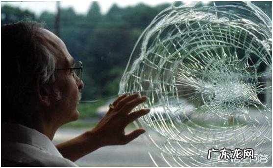 淋浴房玻璃自爆真可怕,装修业主怎样正确选择淋浴房?