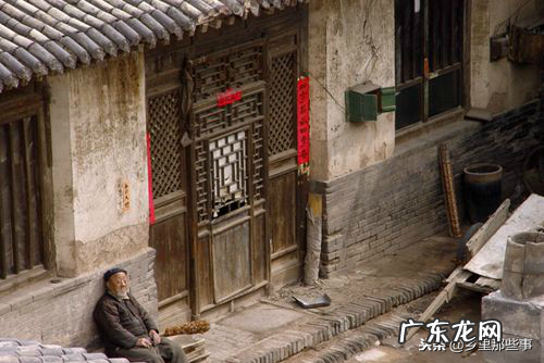 农村俗语东不往前伸,西不向后挪该怎么解释 房子西边凹进去好不好