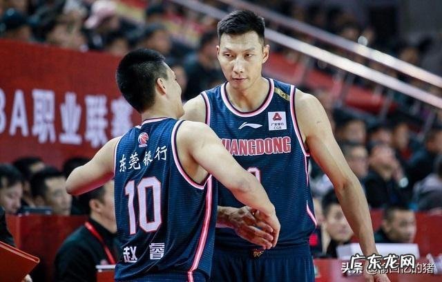 赵睿为何遭到2000吉林球迷狂嘘?是因为球服门事件还是闪垫丛明晨事件,你怎么看?