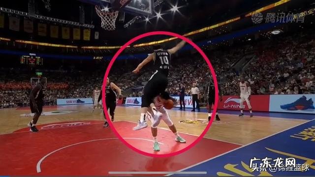 赵睿为何遭到2000吉林球迷狂嘘?是因为球服门事件还是闪垫丛明晨事件,你怎么看?