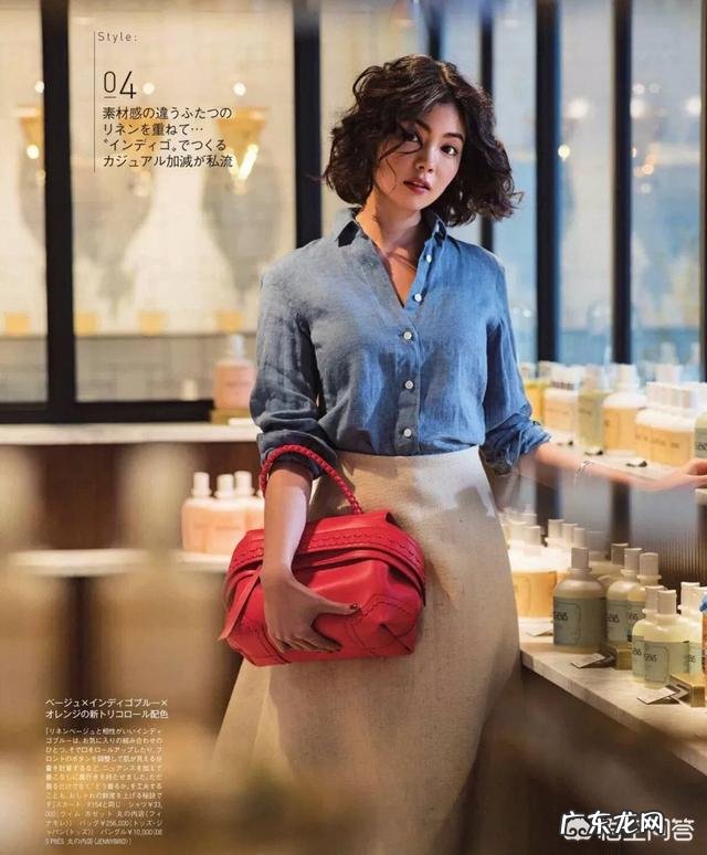 卡其色的下装配什么颜色的上装好看?应该如何进行搭配?