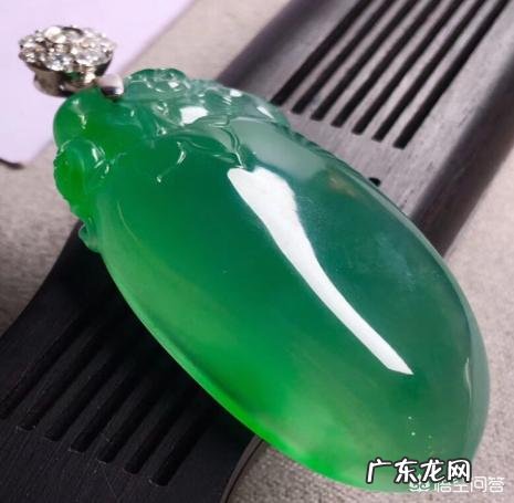 翡翠是玉吗?翡翠与玉到底哪个好?