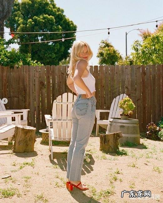 夏天吊带衫、背心怎么搭配比较好?