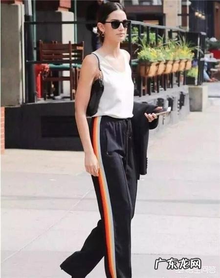 夏天吊带衫、背心怎么搭配比较好?