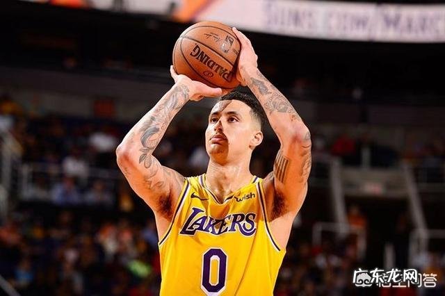 湖人新赛季的首发与替补阵容,如果你是主教练你怎么排?