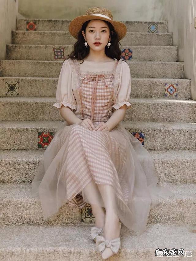 春夏有什么好看的粉色高腰连衣裙推荐?