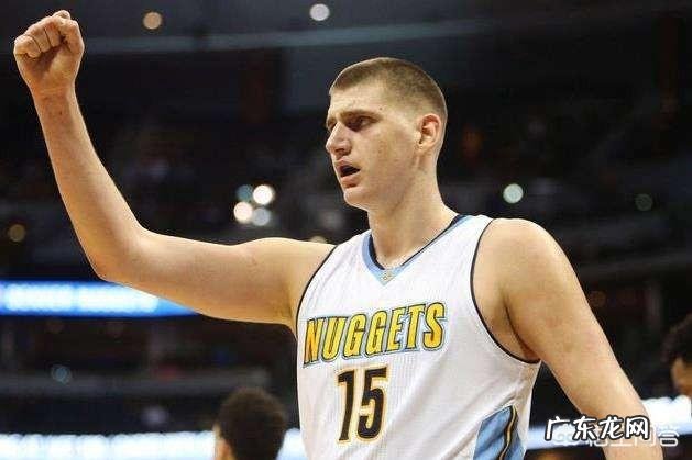 你认为火箭再打几场比赛,能够超越掘金排名西部第二?最快要几场?最慢要几场?原因?