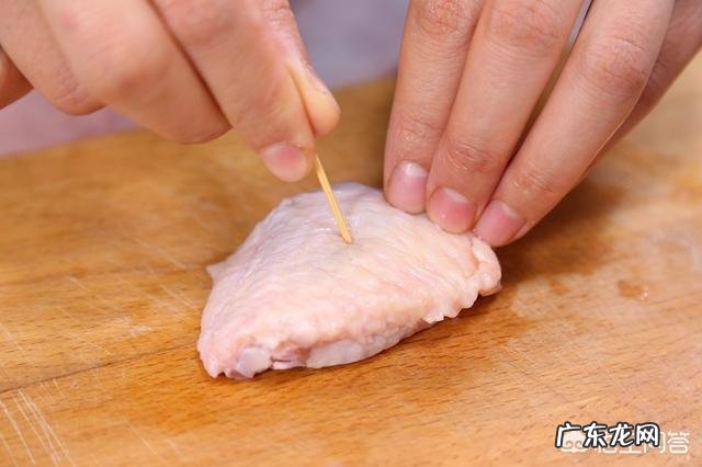 鸡翅不红烧、油炸、可乐,还有怎样简单又好吃的做法呢?