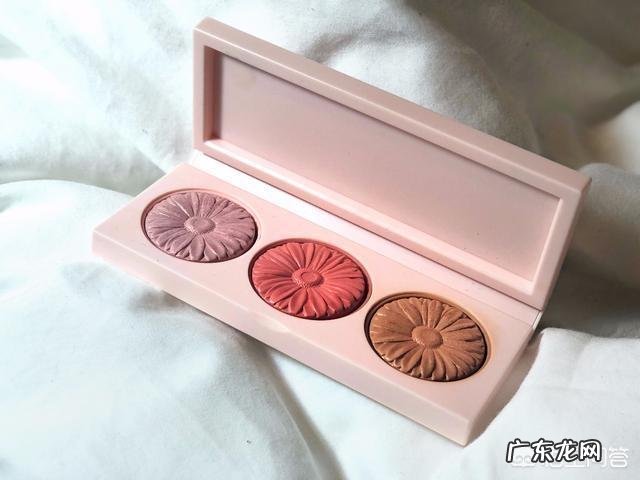 腮红应该打在哪个位置?