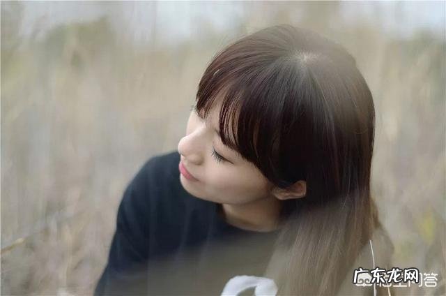 如果一个女孩活得像个男人,是因为什么?