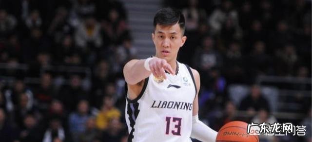 深圳终结辽宁25连胜,郭艾伦不停埋怨丛明晨,他是不是过于追求完美而害了他?