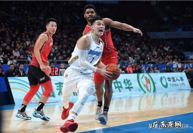 林书豪回归首钢主场击败深圳，如何评价林书豪对于首钢攻防转换的作用？