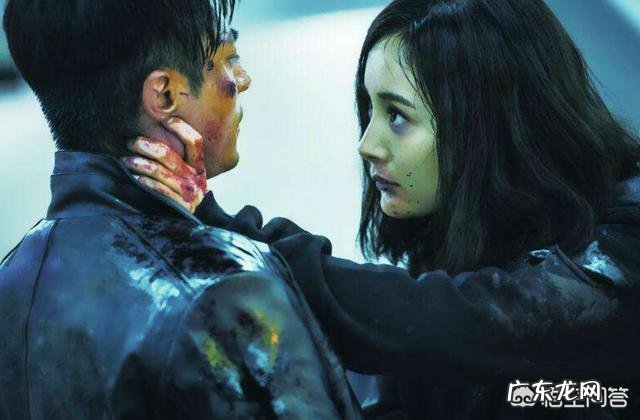 迪丽热巴也有非主流时期,妩媚浮夸的大浓妆自拍你觉得如何?