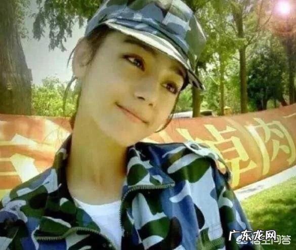 迪丽热巴也有非主流时期,妩媚浮夸的大浓妆自拍你觉得如何?