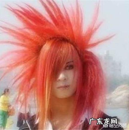 迪丽热巴也有非主流时期,妩媚浮夸的大浓妆自拍你觉得如何?