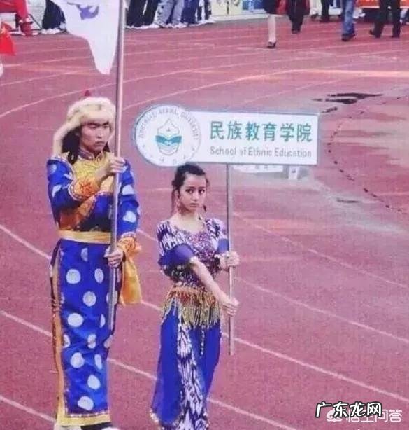 迪丽热巴也有非主流时期,妩媚浮夸的大浓妆自拍你觉得如何?