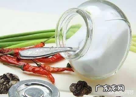 说了很多年的少盐,现又有专家说“多盐好”,到底怎样养生才好?