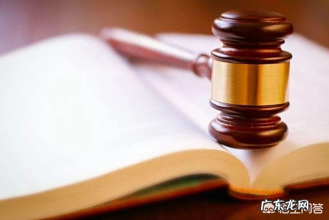 崇州火锅店被曝使用地沟油，老板带5名员工将2位大厨告上法庭：大厨私自用地沟油，导致餐厅损失11万。你怎么看？