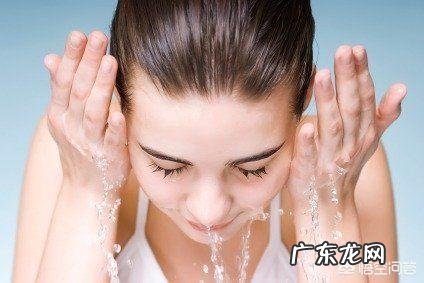 皮肤干燥是因为缺少什么维生素?