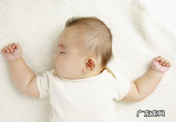 宝宝睡前翻来覆去好久 岁半宝宝晚上睡觉翻来覆去