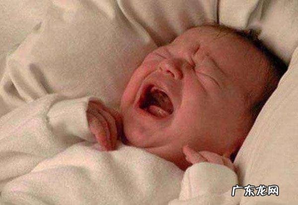 宝宝睡前翻来覆去好久 岁半宝宝晚上睡觉翻来覆去