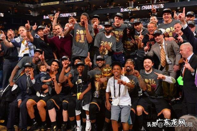 载入史册!勇士最不可能被打破的纪录,常规赛73胜登顶,库里三分球排第二,你怎么看?