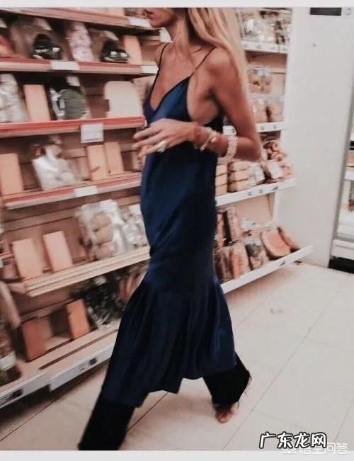 怎么能把吊带裙穿得好看？