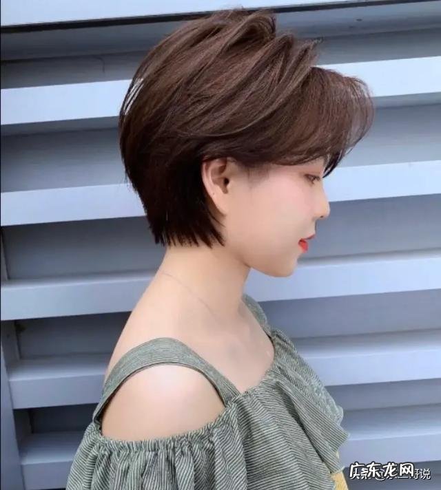 头发稀少的中年女性适合什么样的发型？