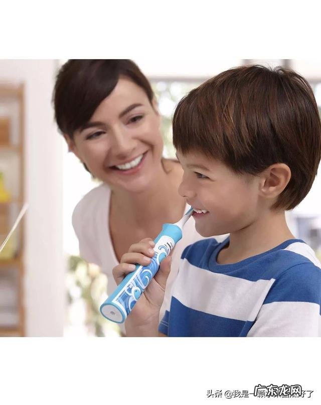 电动牙刷伤牙龈,能给孩子用吗?儿童防蛀牙最科学的方法是什么?