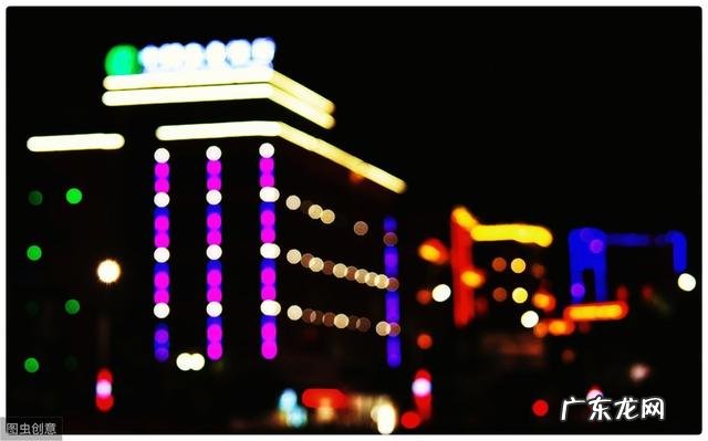 如何欣赏“众里寻他千百度。蓦然回首,那人却在,灯火阑珊处”?