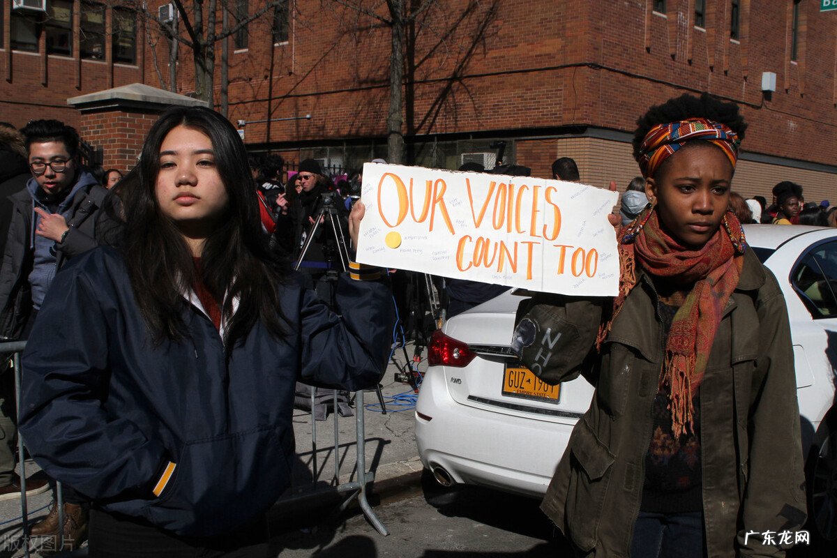 别人邀我去塞尔维亚打工,去一年。一万五税后一个月,可以吗?