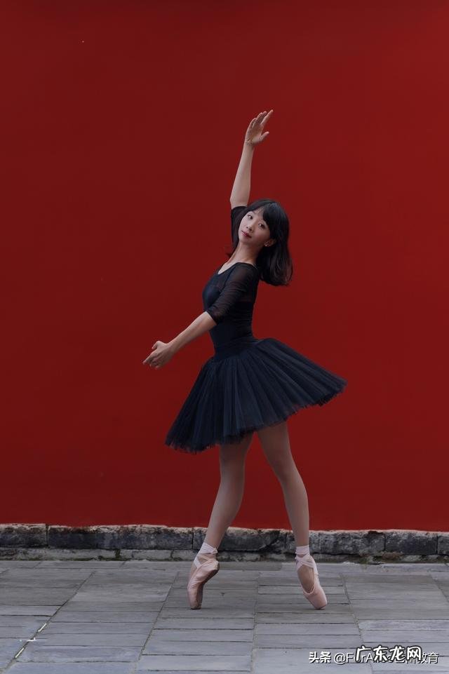 形体芭蕾和古典芭蕾的区别在哪?15岁的孩子适合学哪个呢?