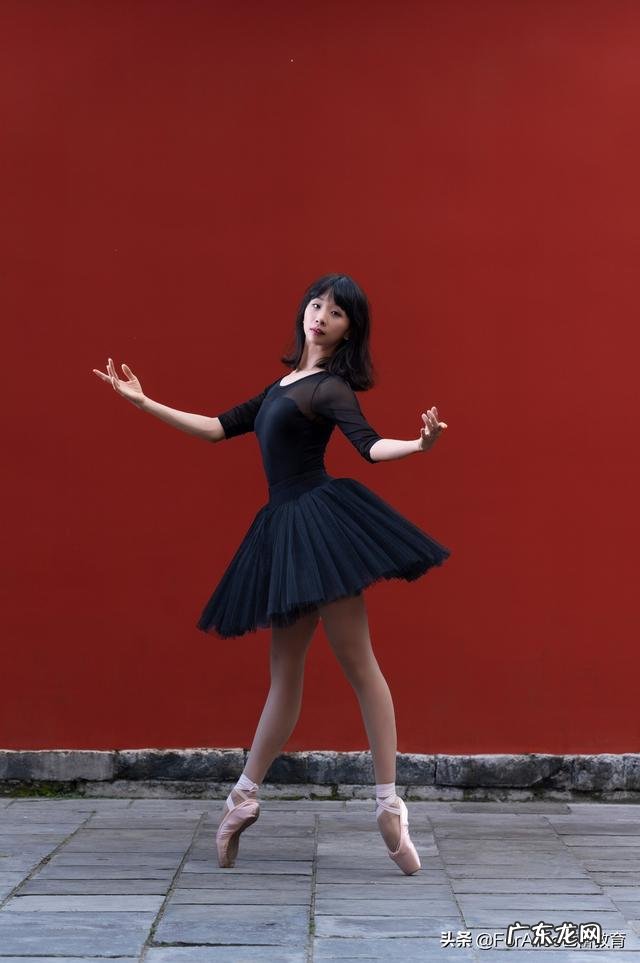 形体芭蕾和古典芭蕾的区别在哪?15岁的孩子适合学哪个呢?