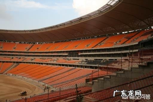 足球比赛在空场进行，对主队有哪些主场优势？