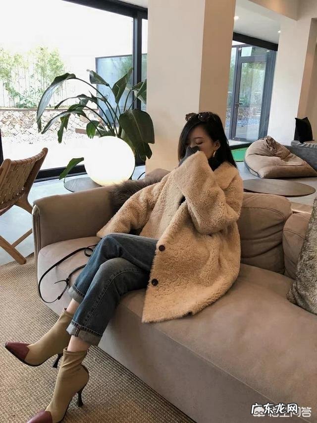 羊羔毛外套怎么搭配好看？